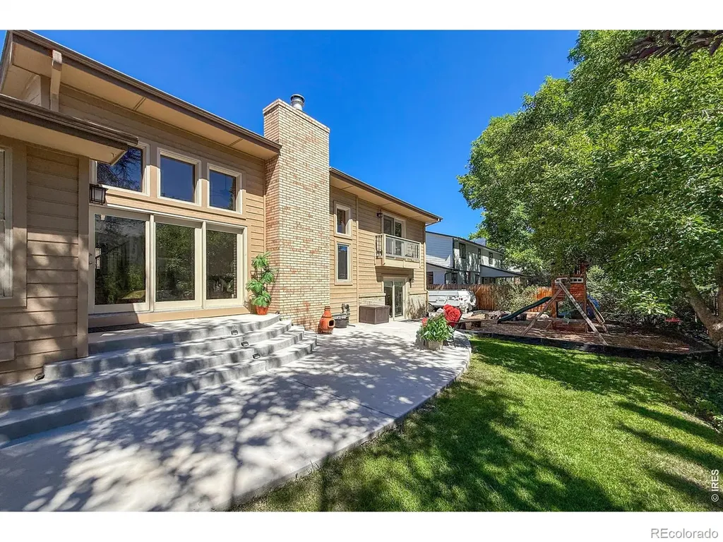 1234 Twin Peaks Circle Longmont CO 80503