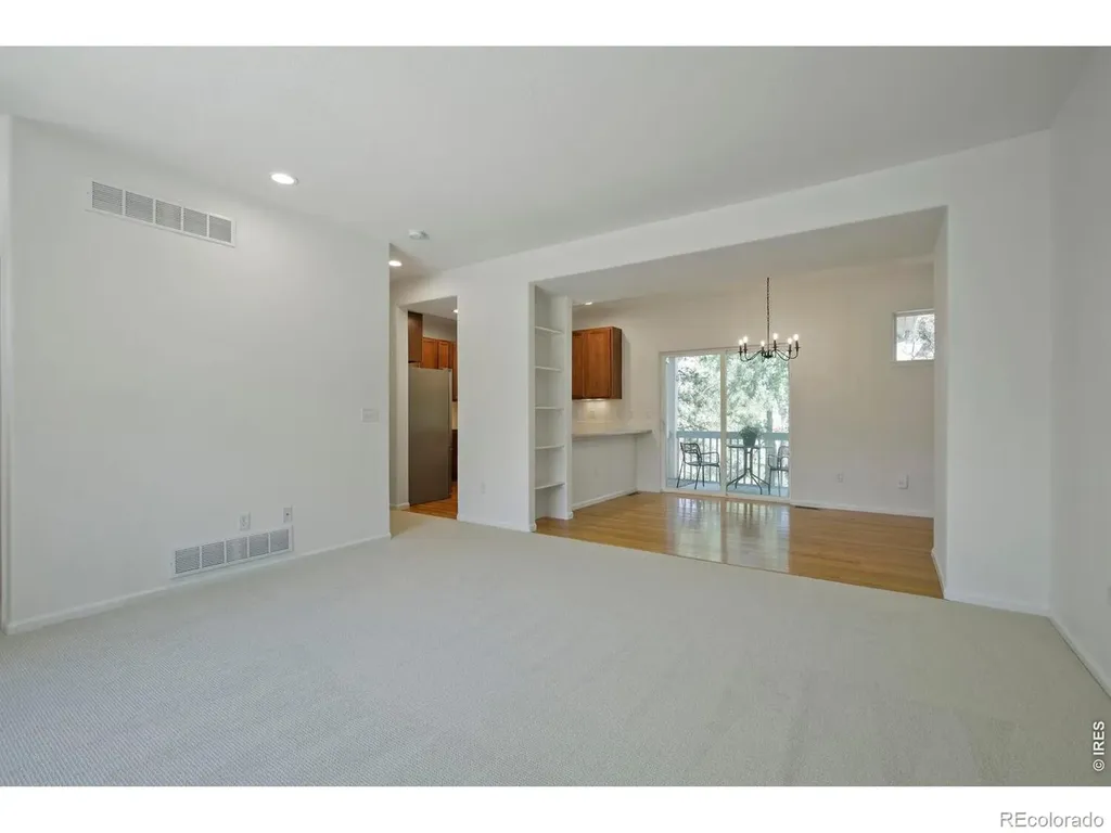 2215 Watersong Circle Longmont CO 80504