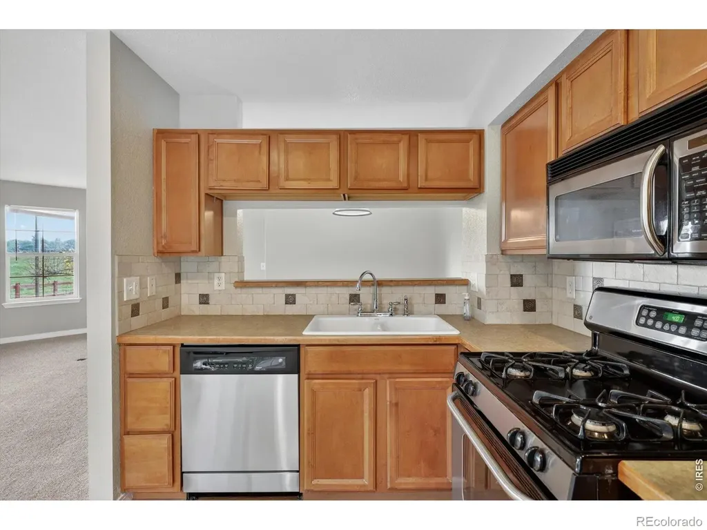 805 Summer Hawk Drive Longmont CO 80504