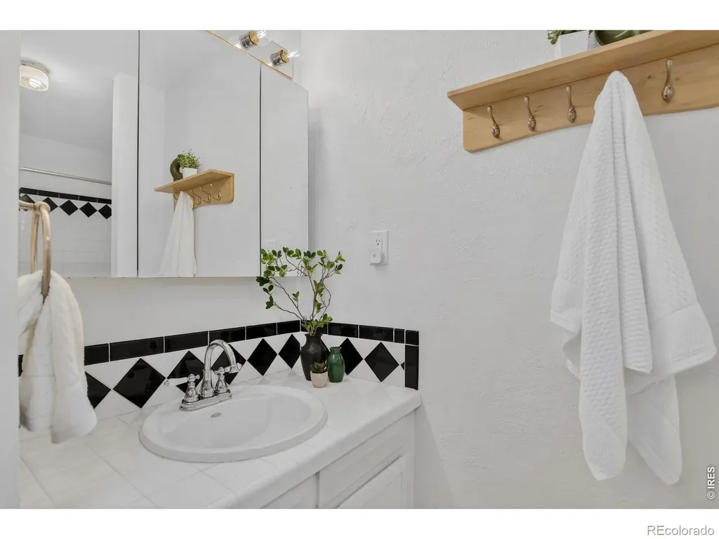 1089 S Coffman Street Longmont CO 80501