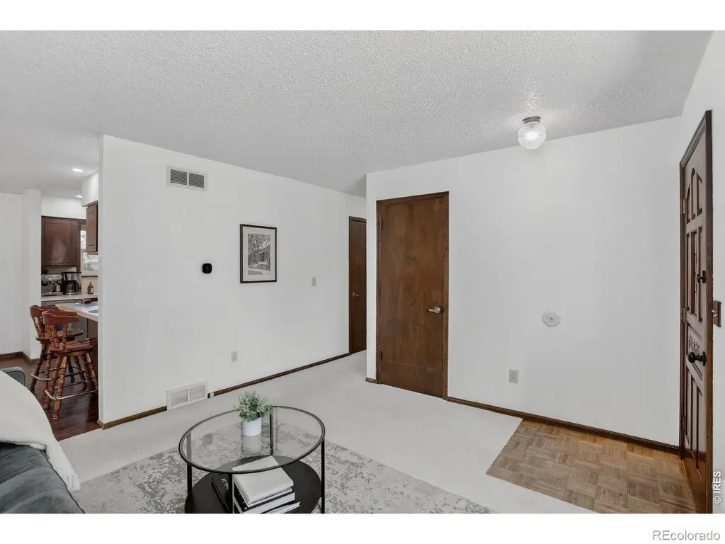 1611 Gifford Drive Longmont CO 80501