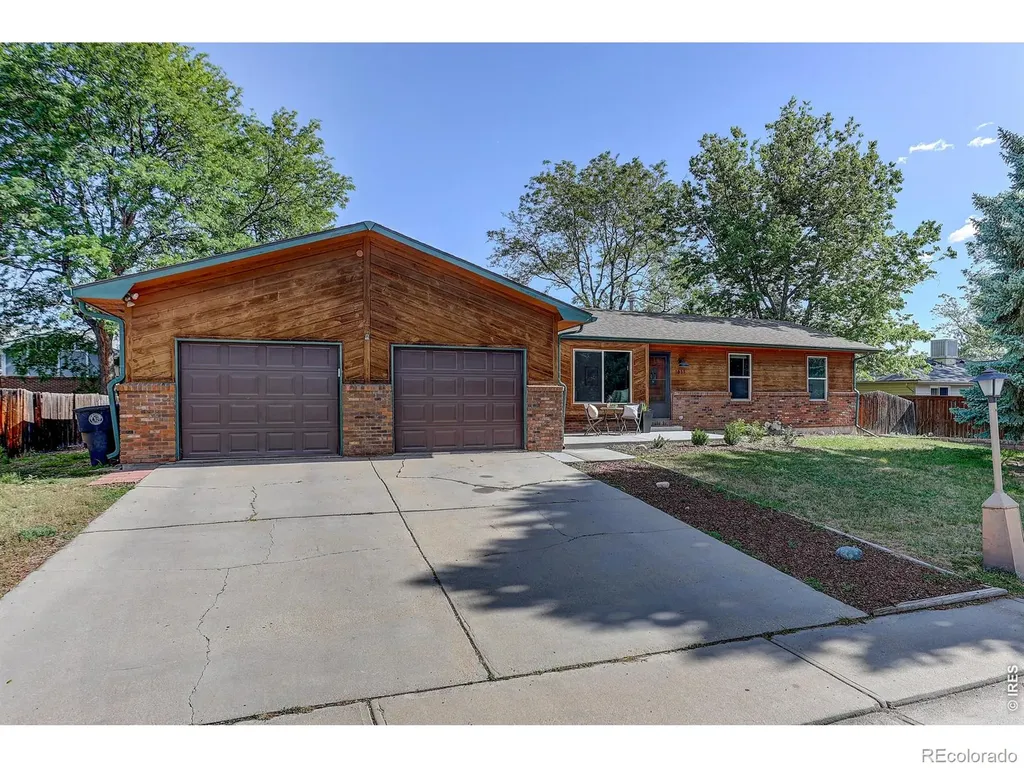 1611 Gifford Drive Longmont CO 80501