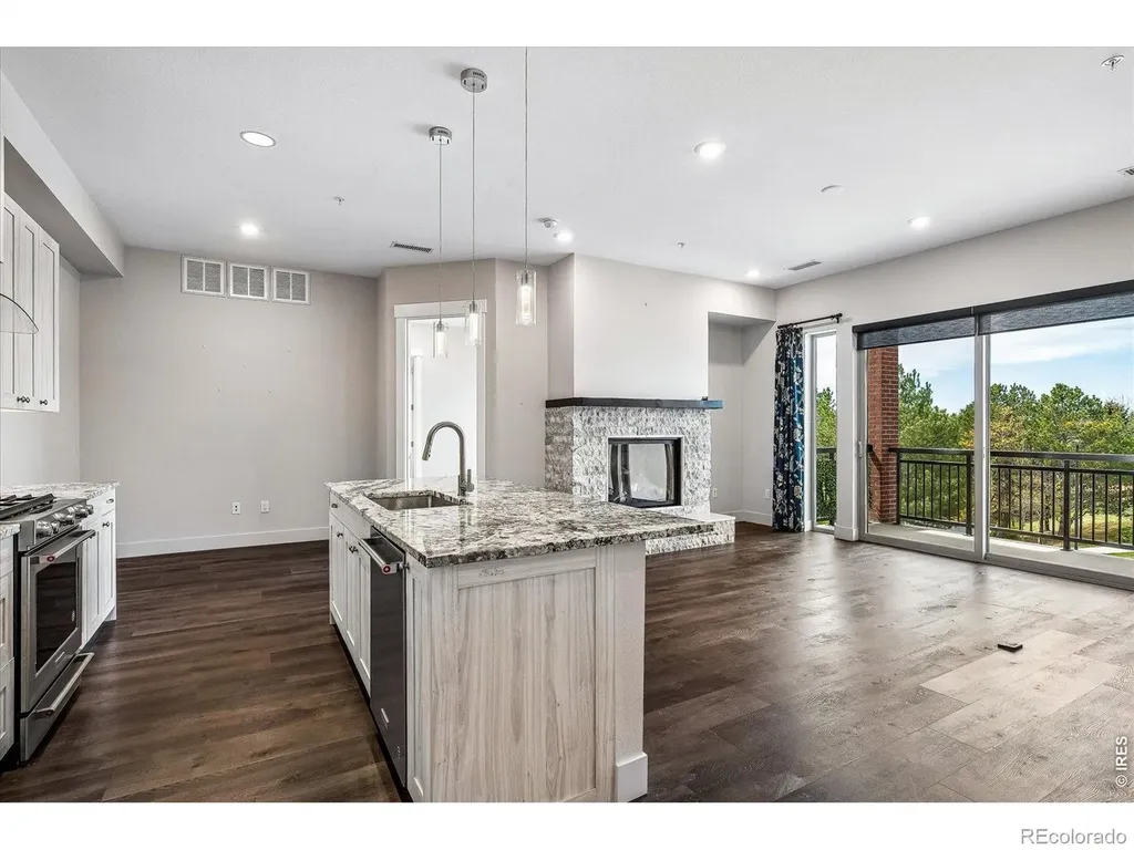 4885 S Monaco Street Denver CO 80237
