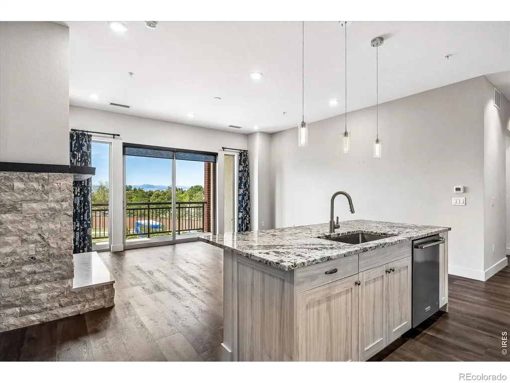 4885 S Monaco Street Denver CO 80237