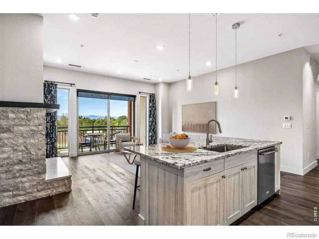 4885 S Monaco Street Denver CO 80237
