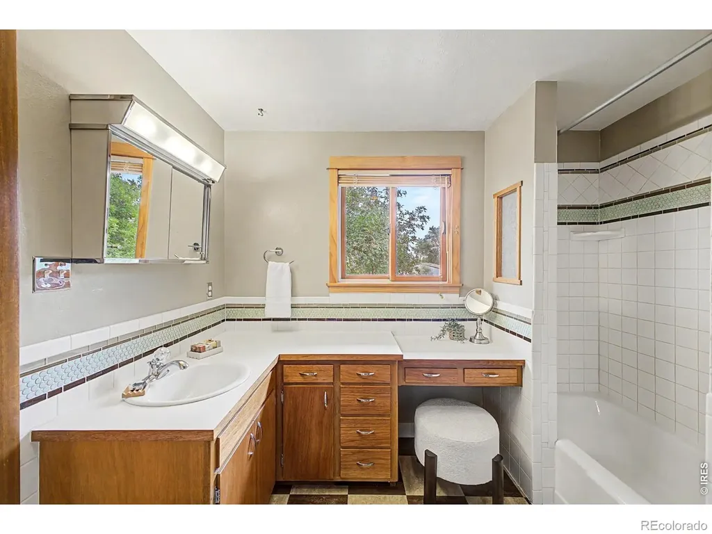 9132 Jotipa Drive Longmont CO 80503