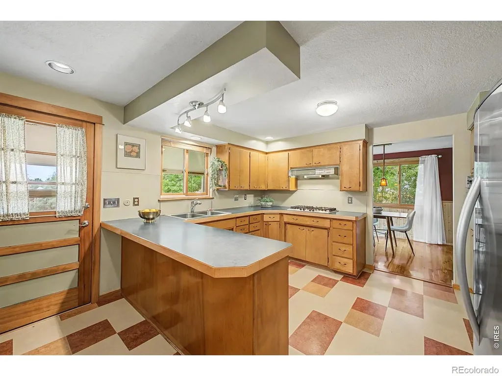 9132 Jotipa Drive Longmont CO 80503