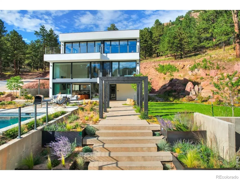 228 Lion Point Boulder CO 80302
