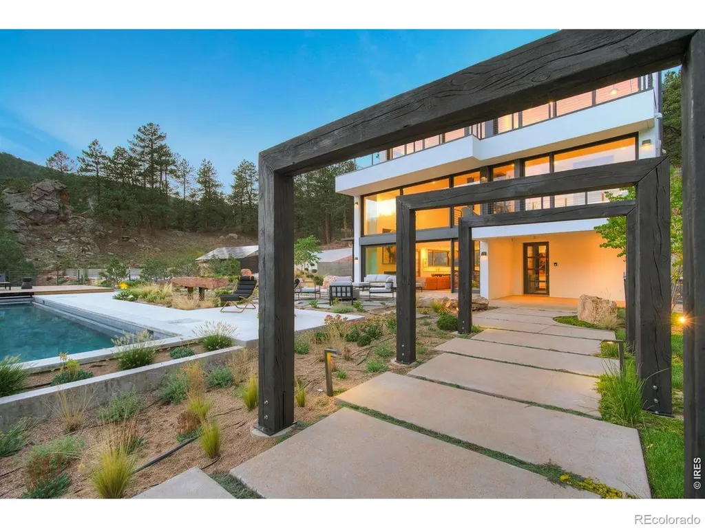 228 Lion Point Boulder CO 80302