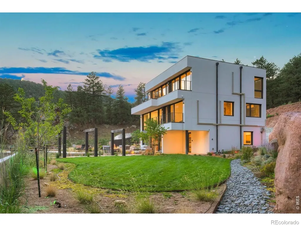 228 Lion Point Boulder CO 80302