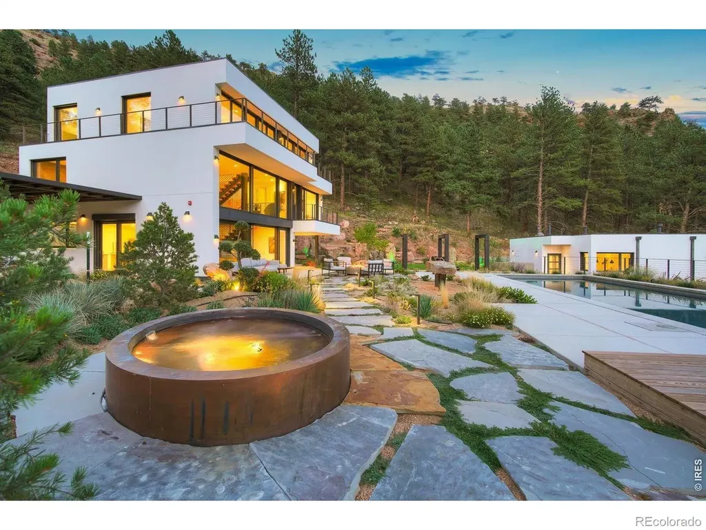 228 Lion Point Boulder CO 80302