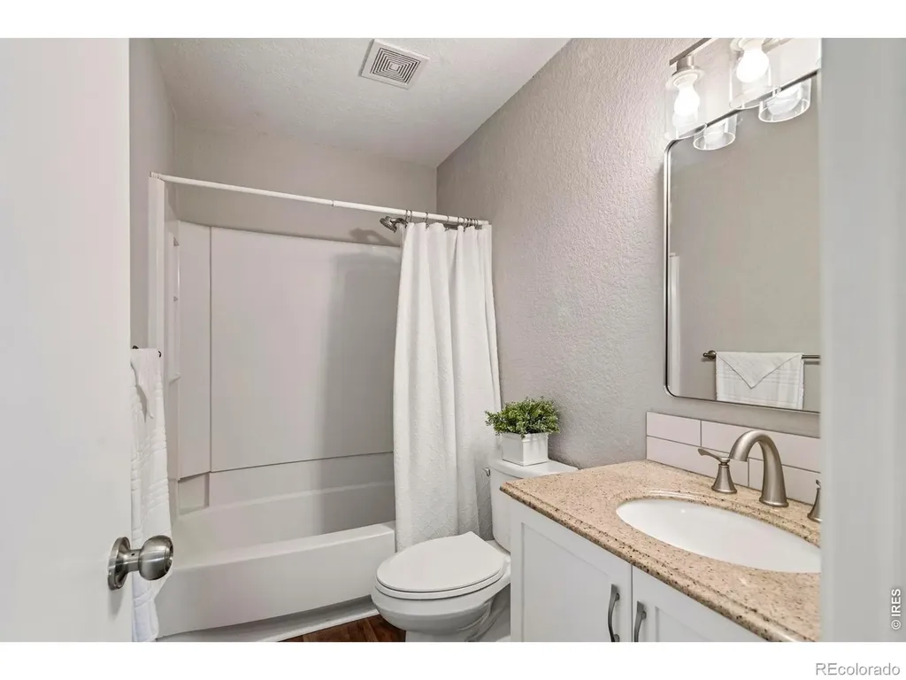 5211 W 2nd Street Greeley CO 80634