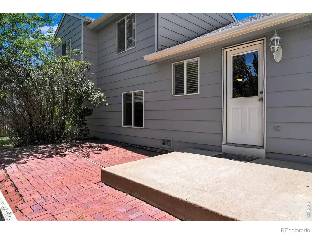 1106 Red Oak Drive Longmont CO 80504