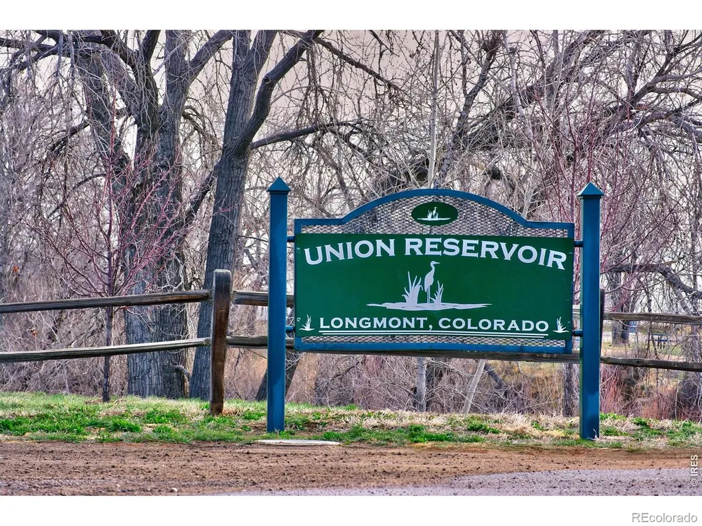 1106 Red Oak Drive Longmont CO 80504