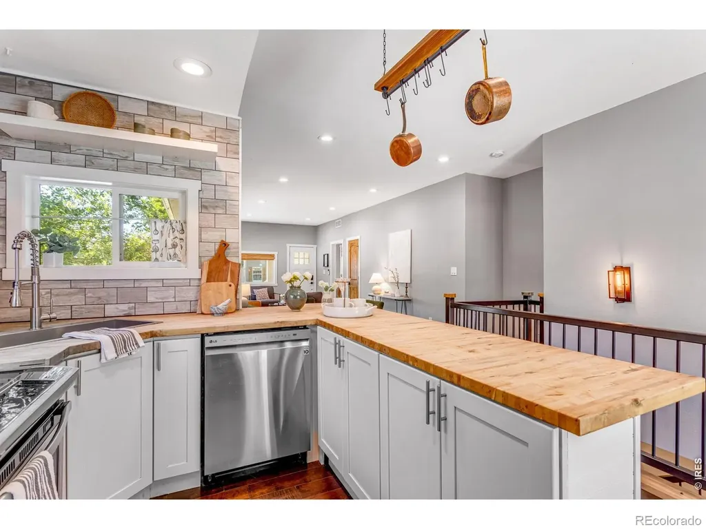 204 N Jefferson Avenue Loveland CO 80537