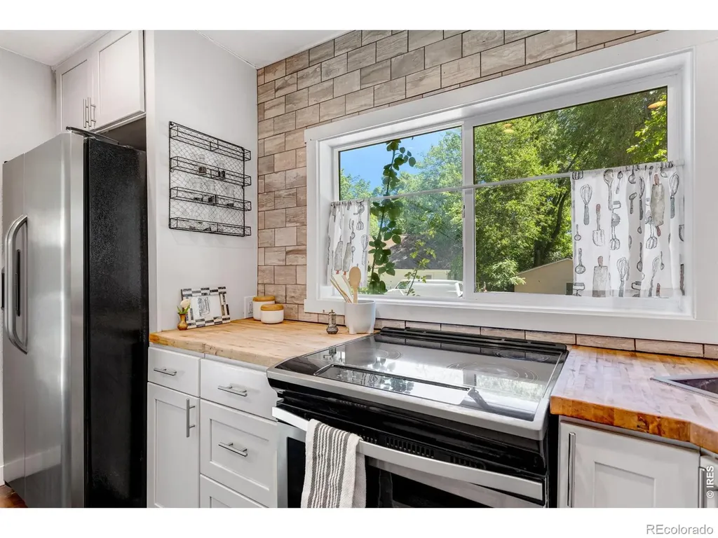 204 N Jefferson Avenue Loveland CO 80537