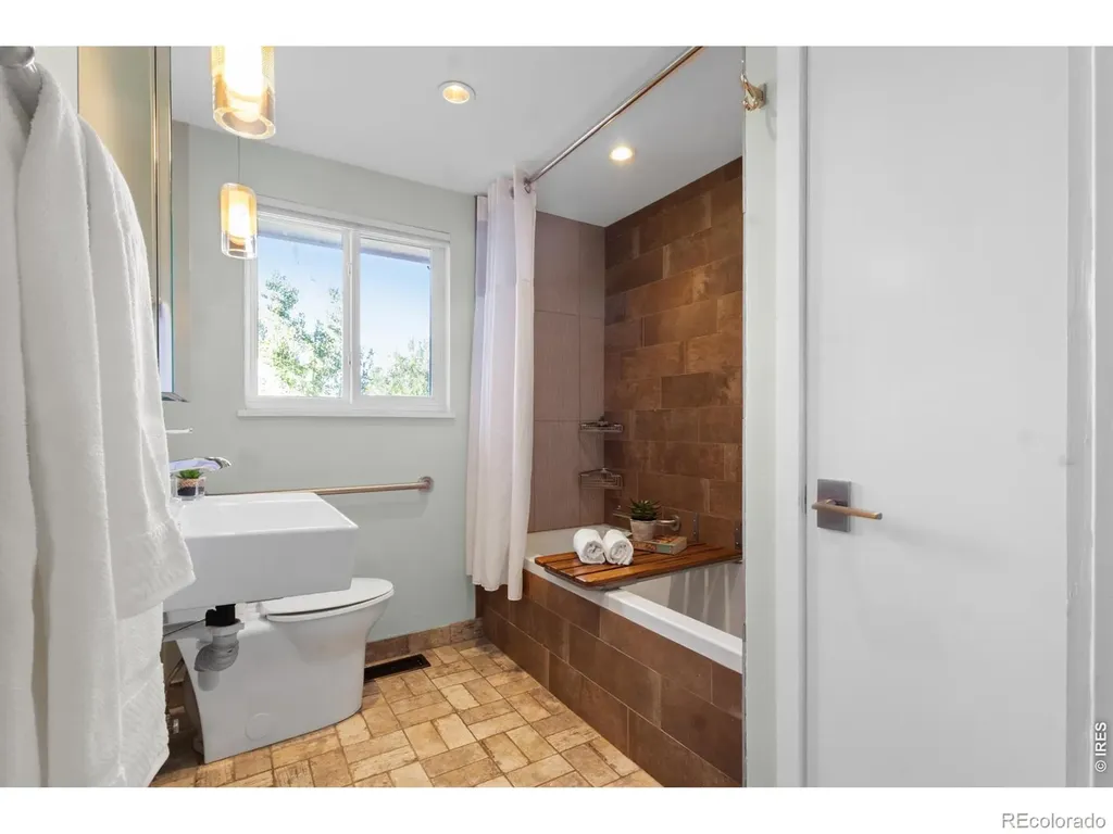 9325 Anhawa Avenue Longmont CO 80503