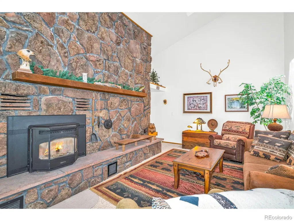 21692 S Saint Vrain Drive Lyons CO 80540
