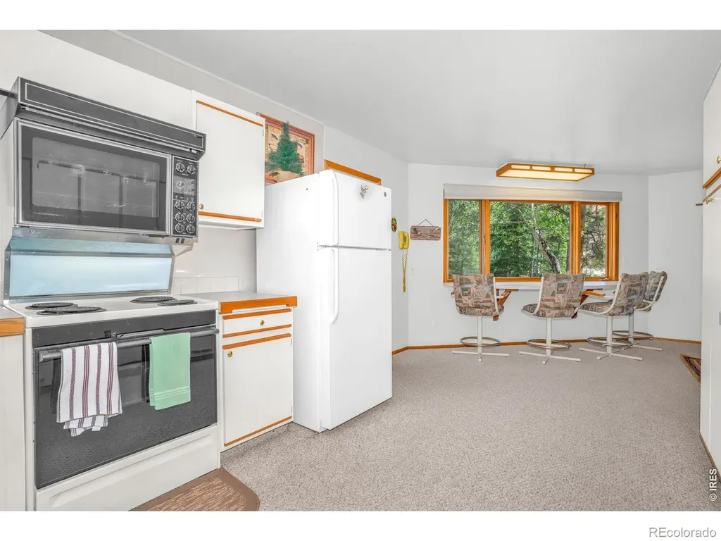 21692 S Saint Vrain Drive Lyons CO 80540