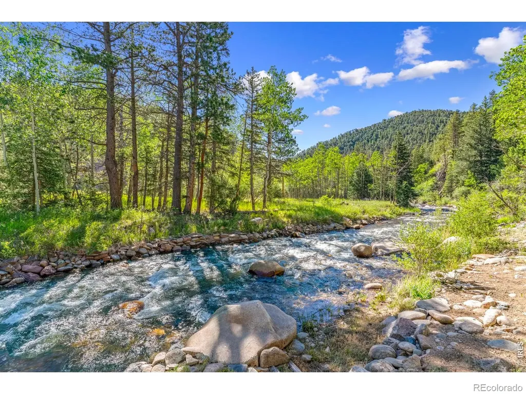 21692 S Saint Vrain Drive Lyons CO 80540