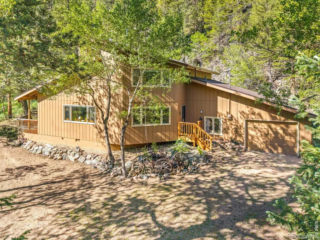 21692 S Saint Vrain Drive Lyons CO 80540