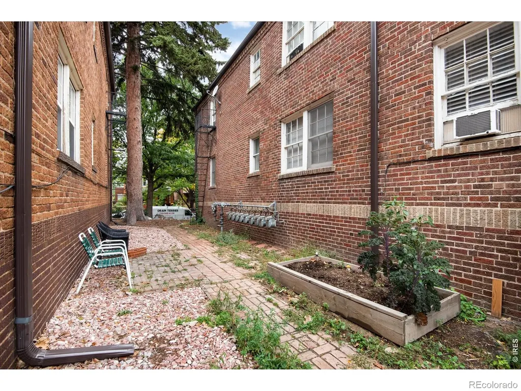 1446 N Gilpin Street Denver CO 80218