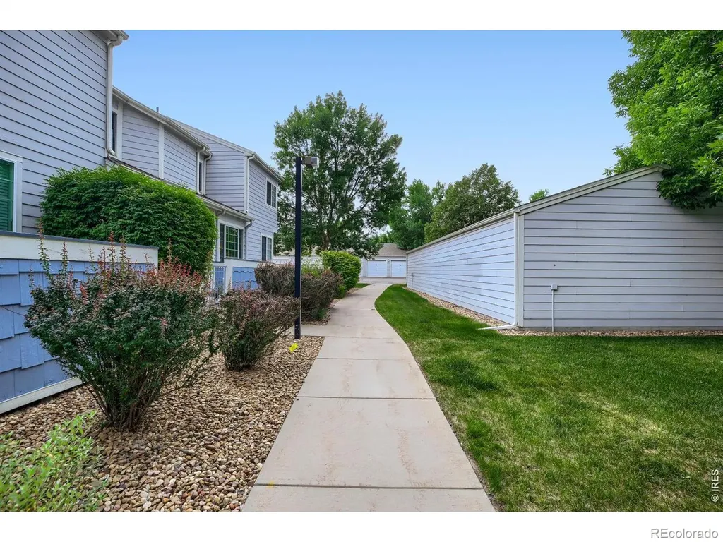 1419 Red Mountain Drive Longmont CO 80504