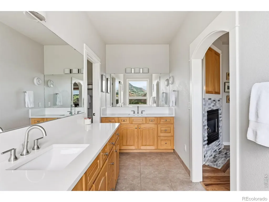 814 Mountain View Drive Lyons CO 80540