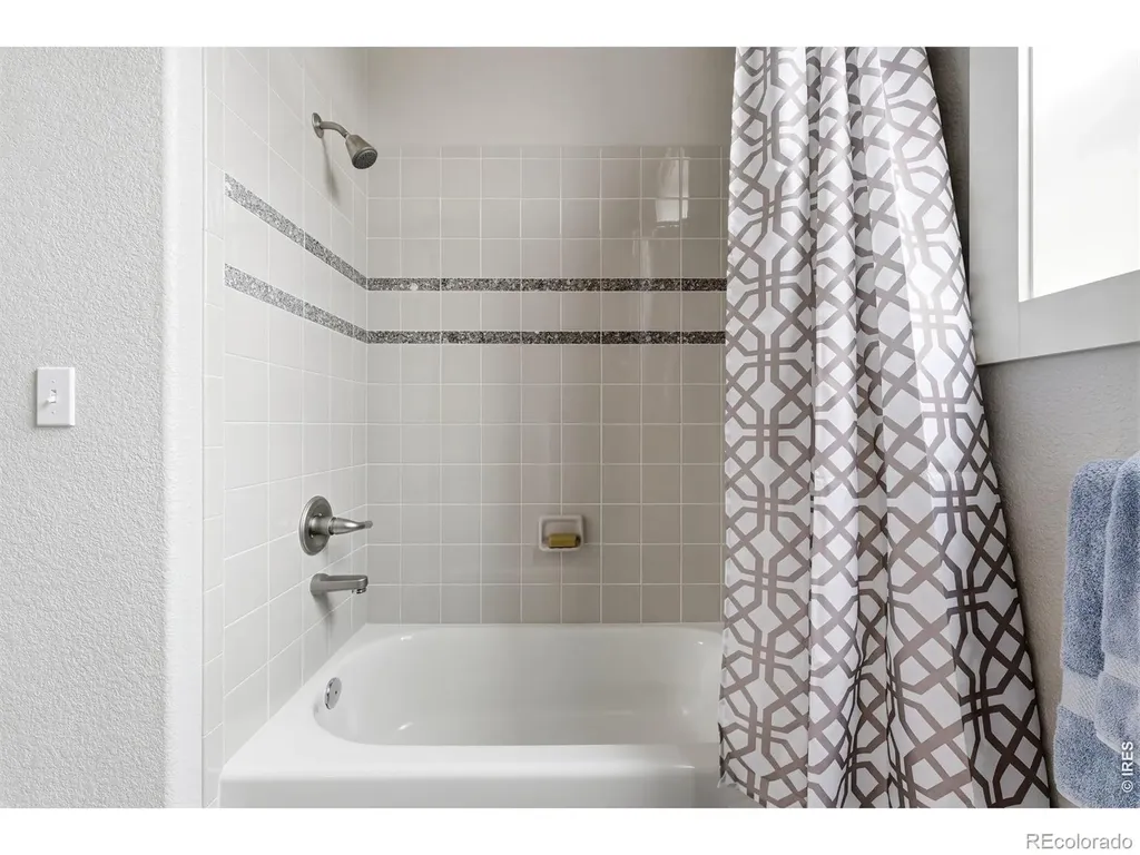 814 Mountain View Drive Lyons CO 80540