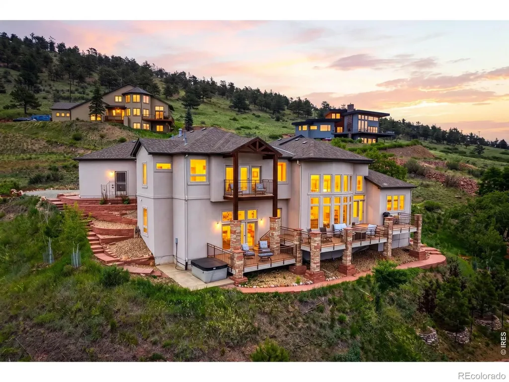 814 Mountain View Drive Lyons CO 80540