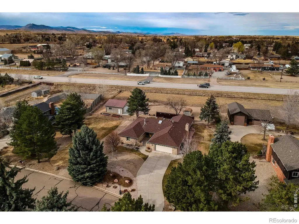 2806 Lake Park Way Longmont CO 80503