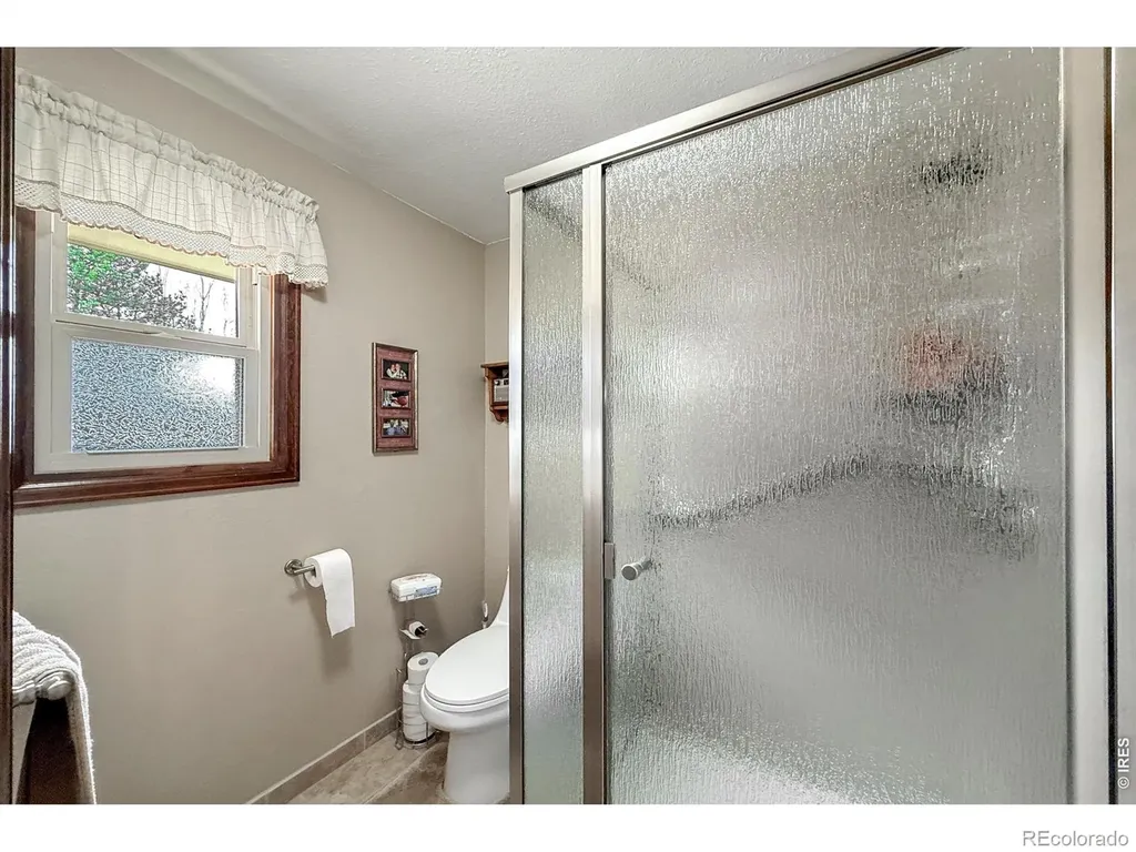 2806 Lake Park Way Longmont CO 80503