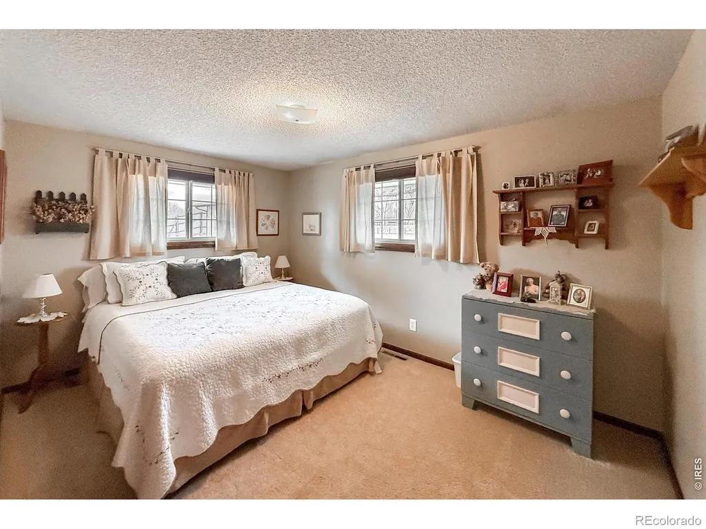 2806 Lake Park Way Longmont CO 80503