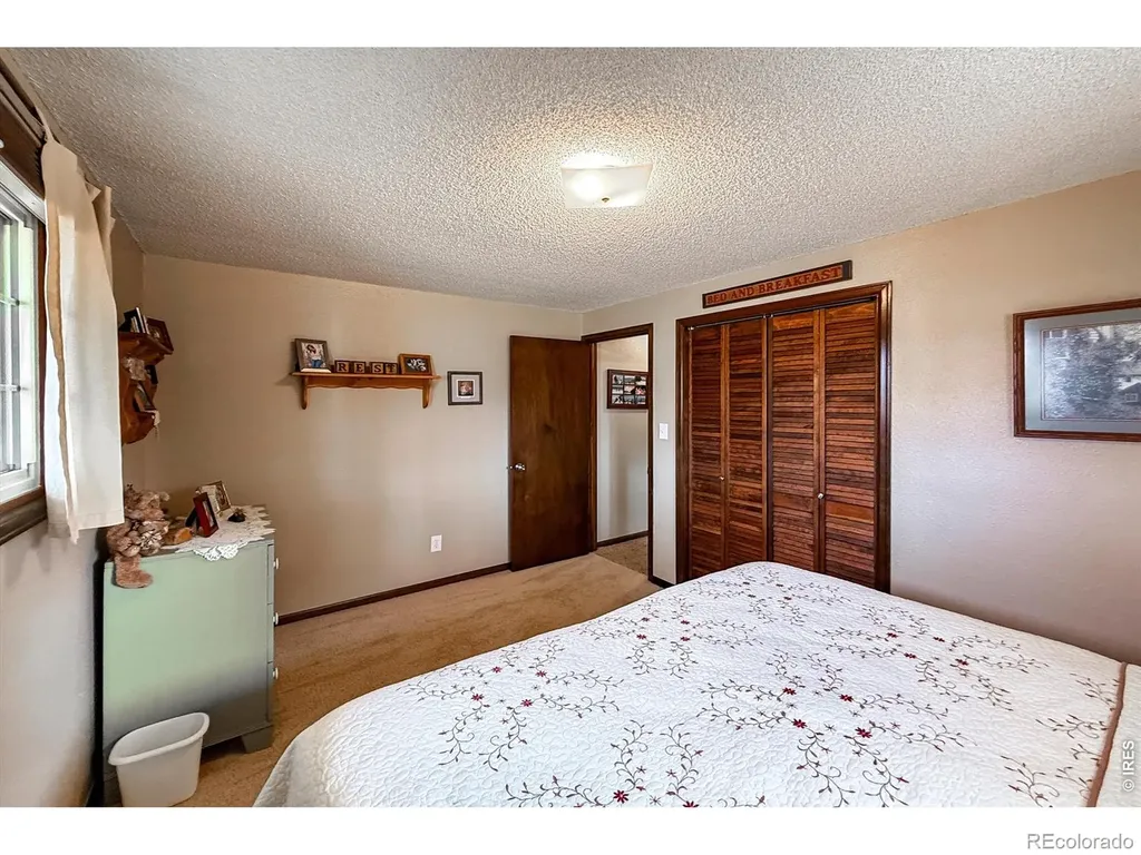 2806 Lake Park Way Longmont CO 80503