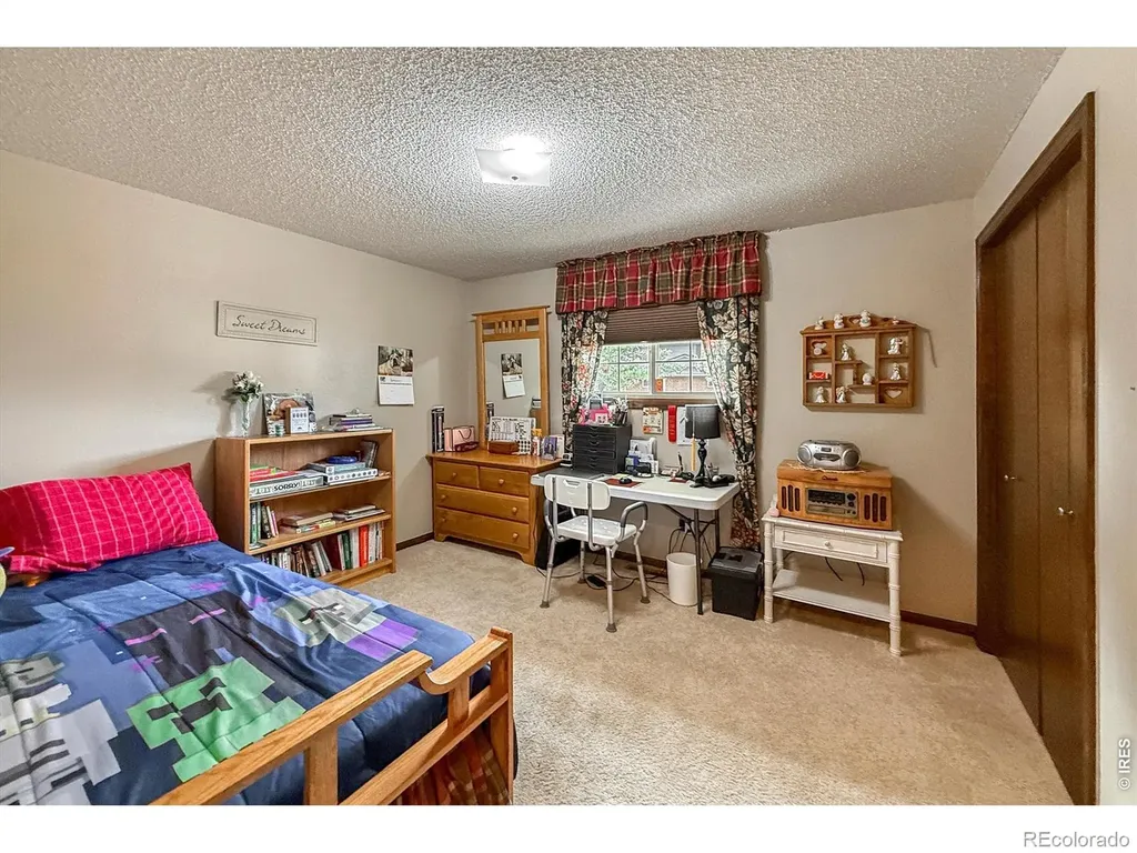 2806 Lake Park Way Longmont CO 80503