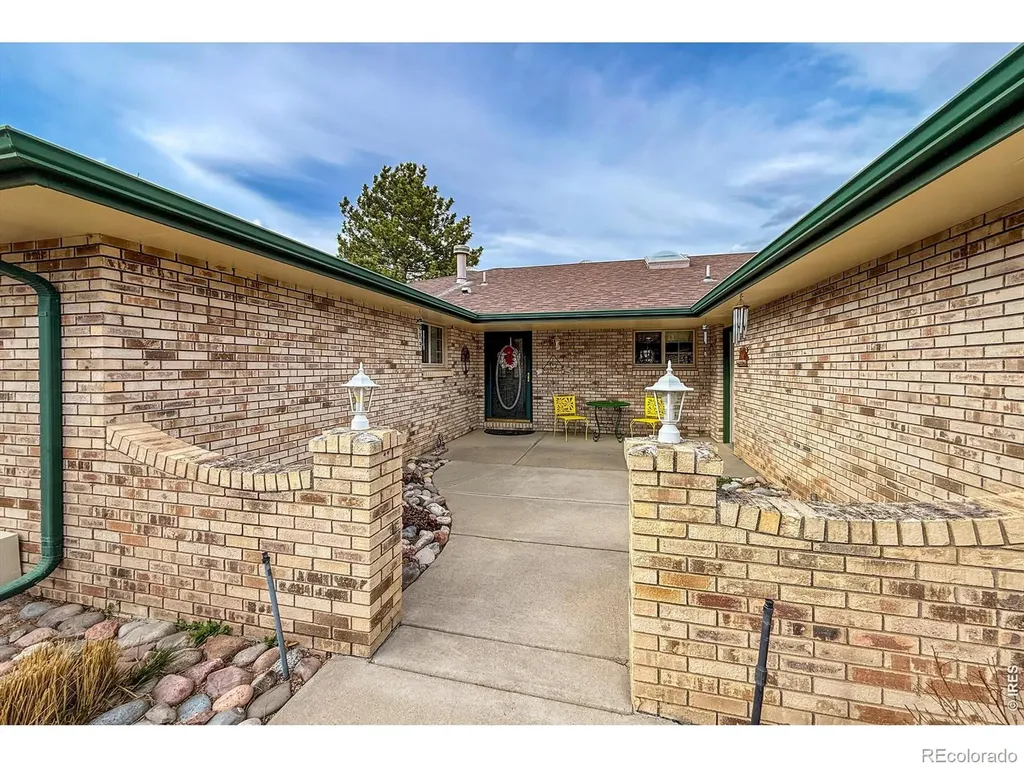 2806 Lake Park Way Longmont CO 80503