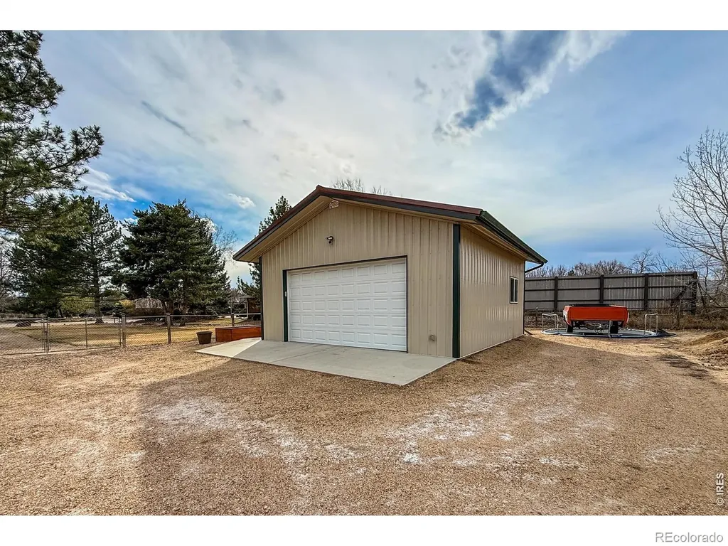 2806 Lake Park Way Longmont CO 80503