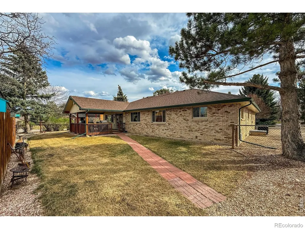 2806 Lake Park Way Longmont CO 80503