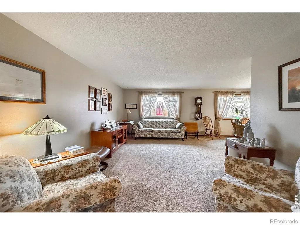 2806 Lake Park Way Longmont CO 80503