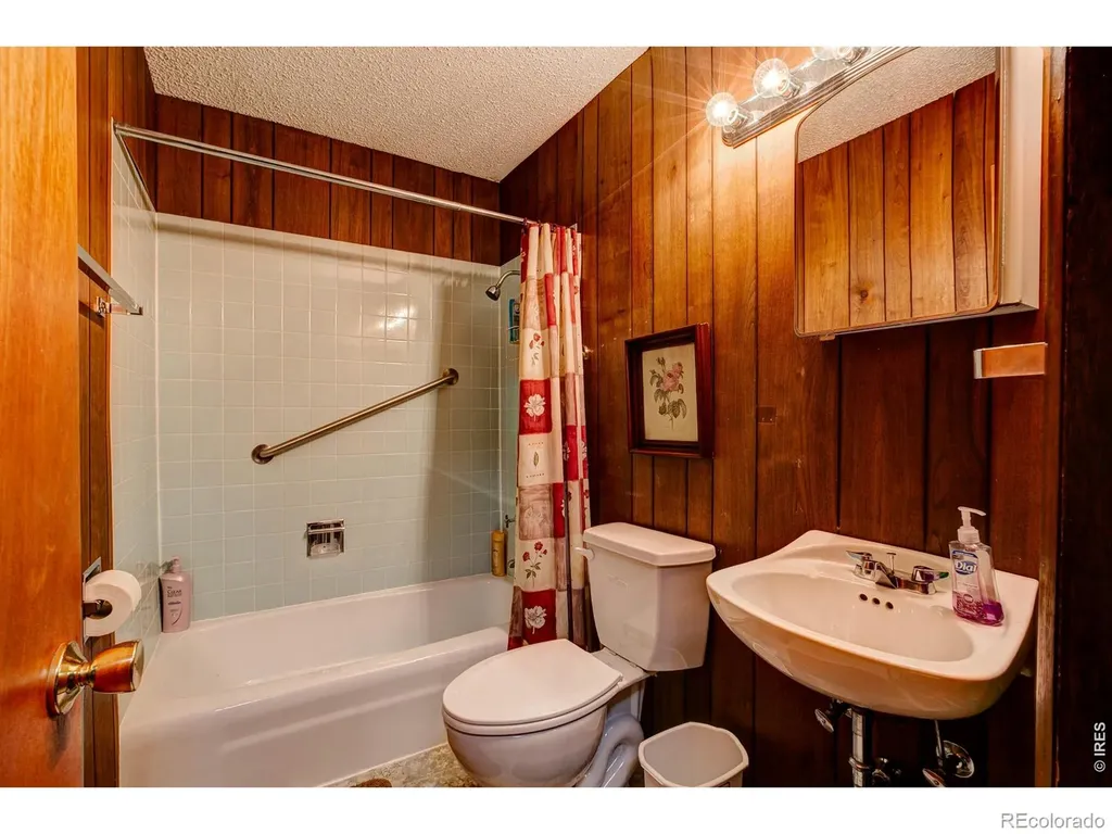 71 Cedar Drive Lyons CO 80540