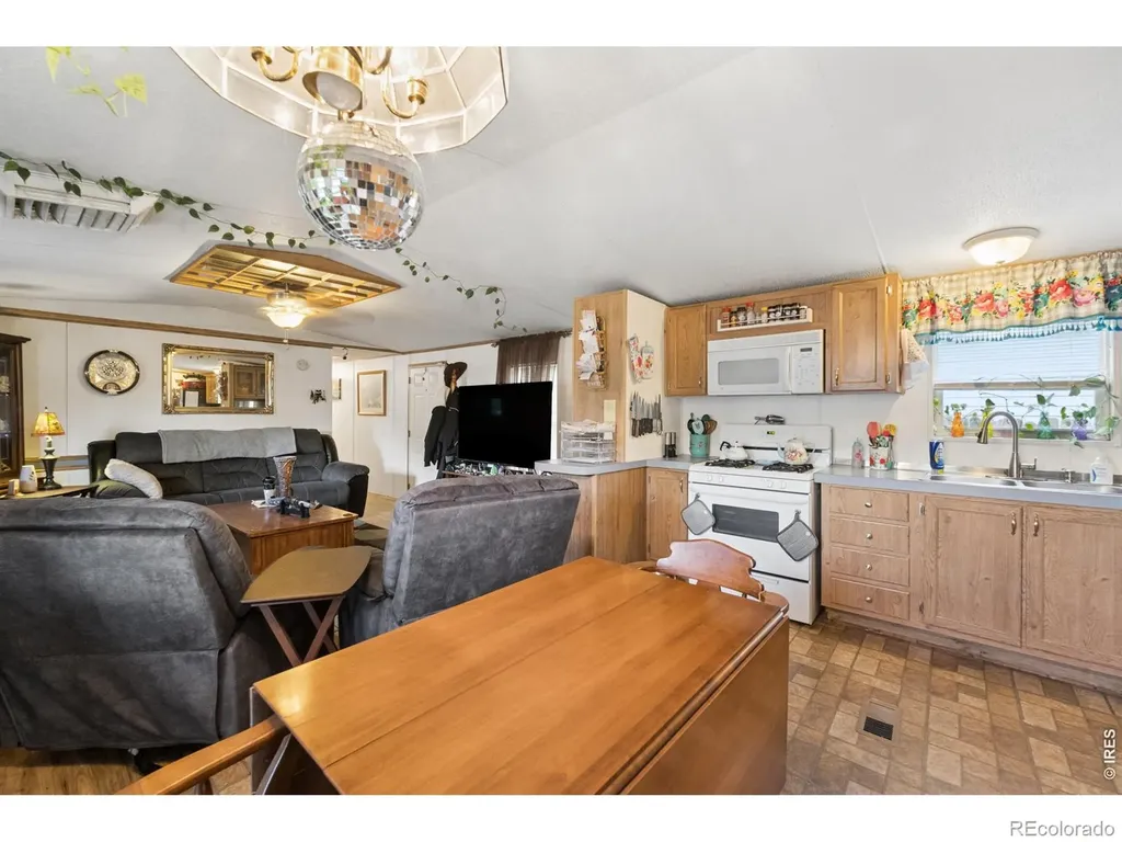 9048 Orleans Street Denver CO 80260