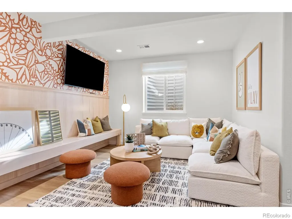12736 Bend Court Longmont CO 80504