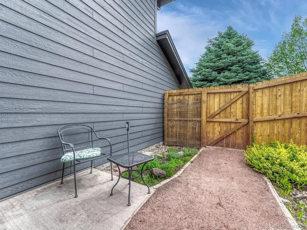 7909 S Poplar Way Centennial CO 80112