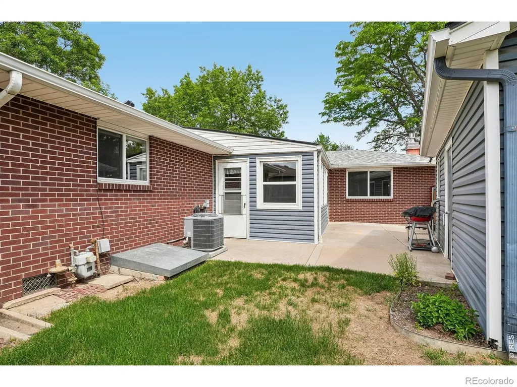 1208 Vivian Street Longmont CO 80501