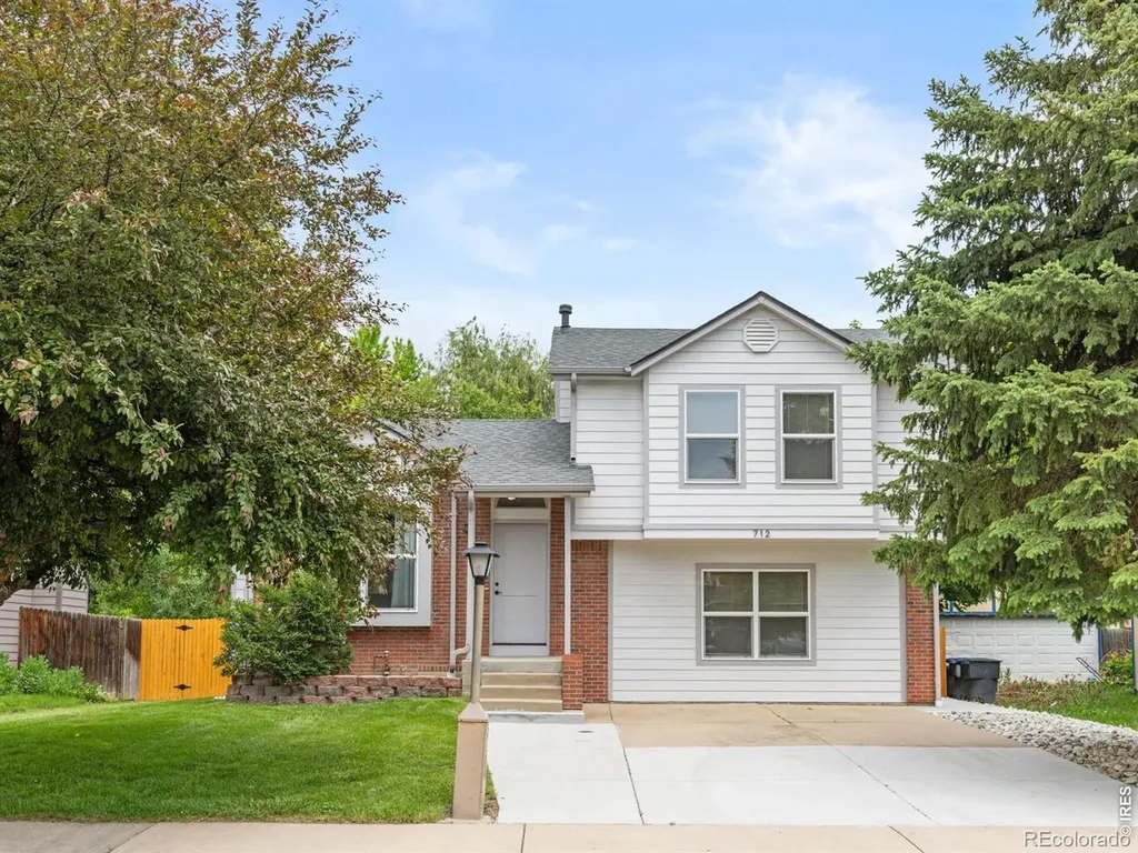 712 Cameron Lane Longmont CO 80504