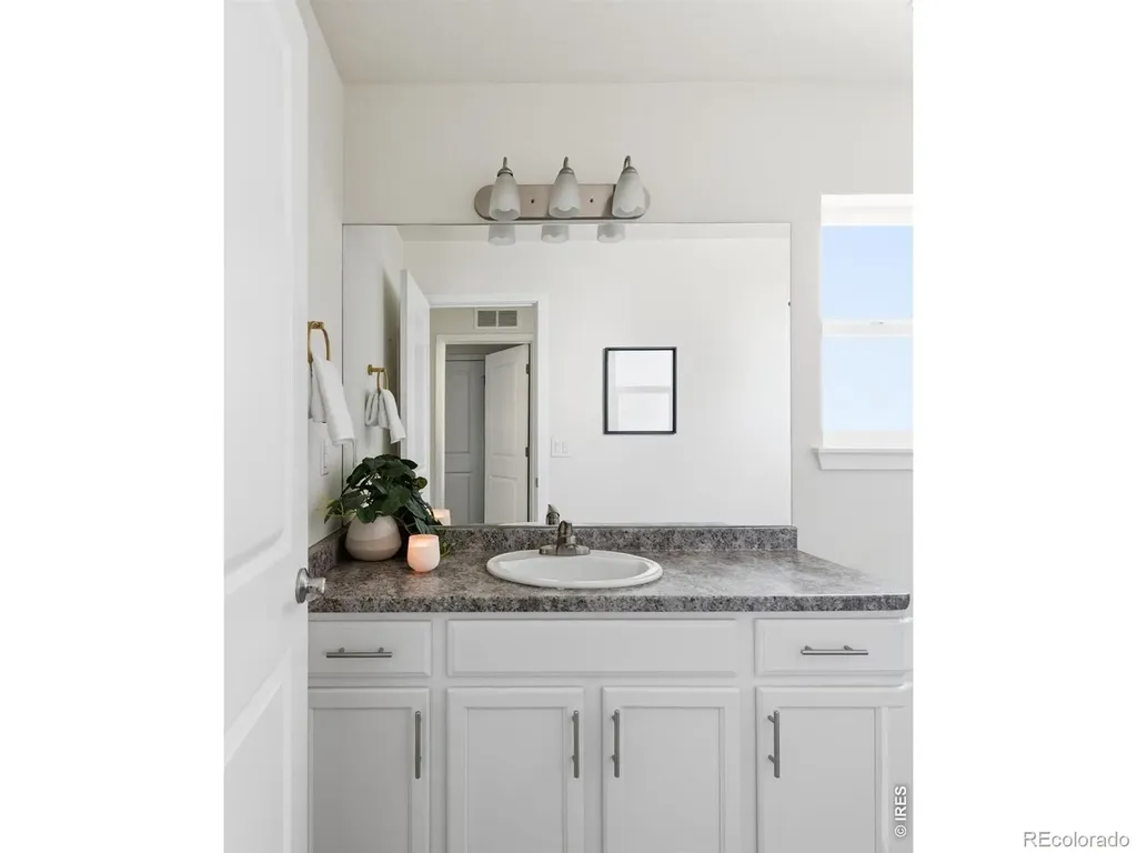 2827 S Fox Street Englewood CO 80110