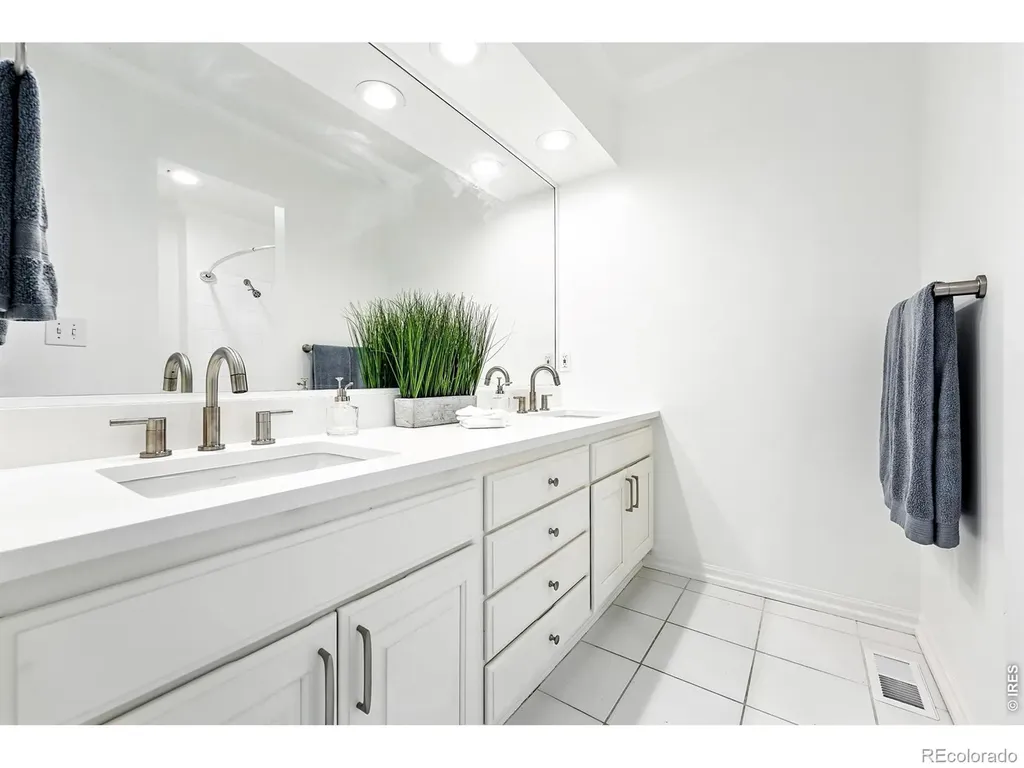 4557 Apple Way Boulder CO 80301