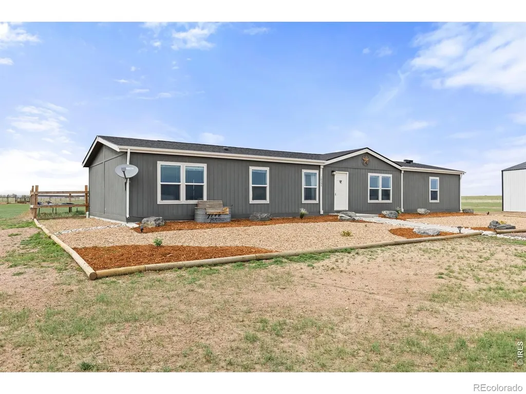 10395 County Road 112 Carr CO 80612