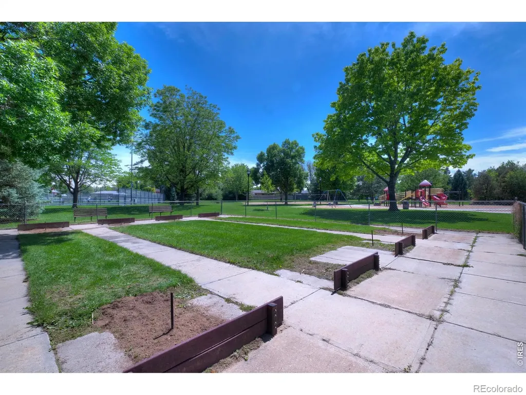 1379 Charles Drive Longmont CO 80503