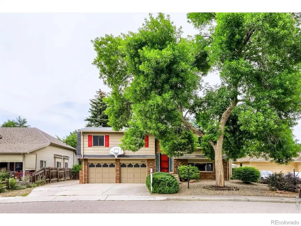 1621 Hoffman Drive Loveland CO 80538